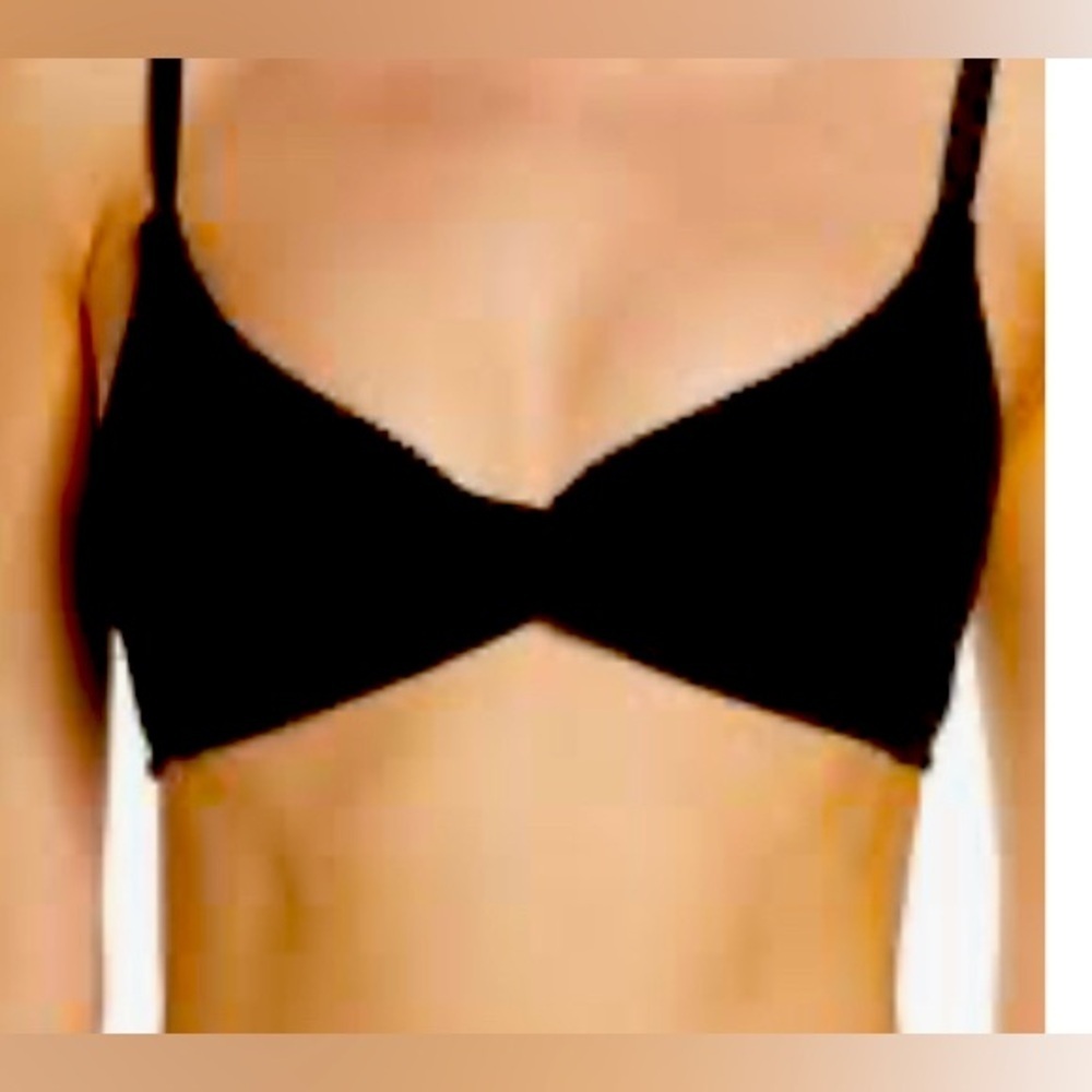 Always Fits Twist Bikini Top
Good American
Plus Size: 7 (fits like 26 / 22W US.
